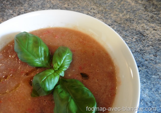 Gaspacho tomate concombre aromatisé à l'ail pauvre en FODMAP Gaspacho tomate concombre aromatisé à l'ail pauvre en FODMAP